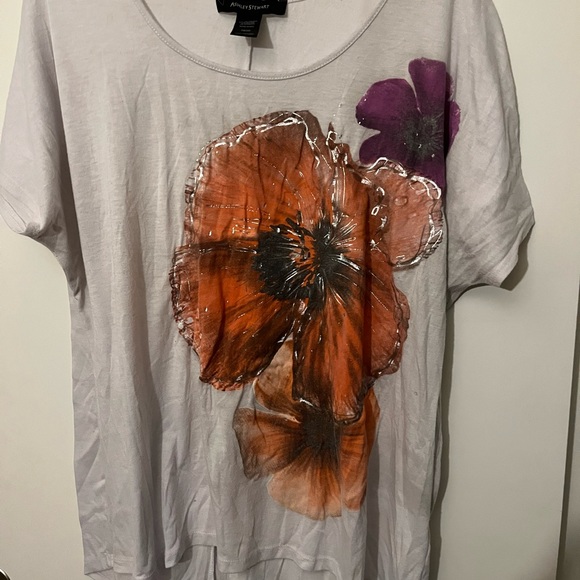 White Ashley Stewart Short Sleeve Top with Orange & Red Flower, Size 18/20 - Picture 2 of 5